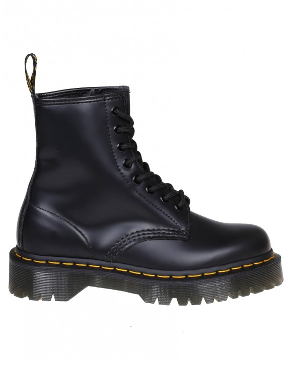 DR. MARTENS